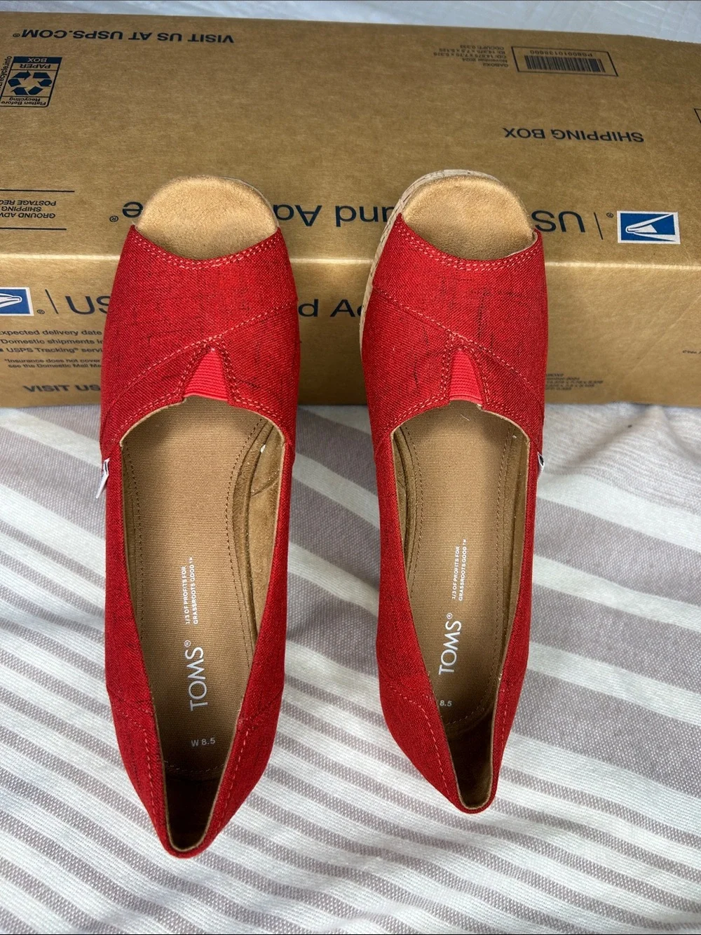 TOMS Red Cork Wedge Sandals Women’s Size 8.5 Excellent Condition